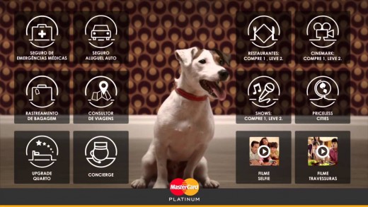 Plat, um cãozinho muito simpático, mostra os benefícios do MasterCard Platinum