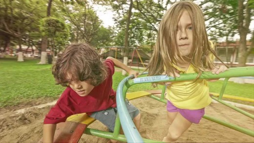“Sentir na pele faz crescer” é a nova campanha da Nebacetin , assinada pela  Santa Clara