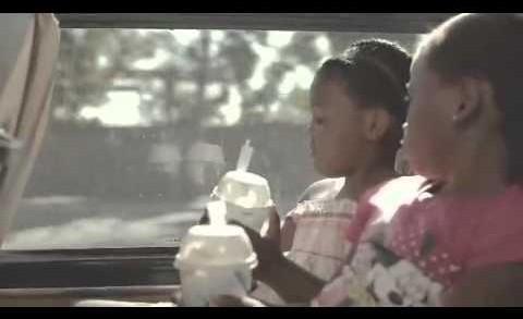 McDonald’s – Todo mundo pode dar um pouco de felicidade