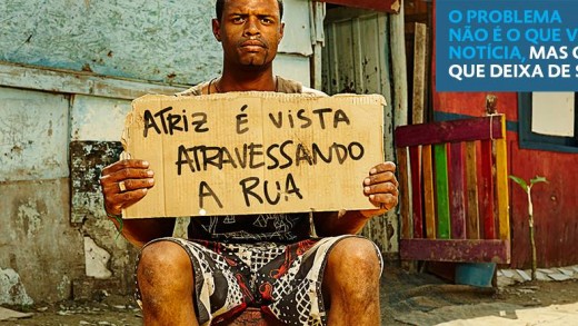 A ironia com as notícias de celebridades em prol dos sem-teto