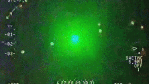 O que acontece quando você aponta laser para um avião?