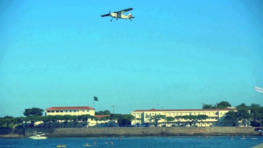 Um avião interagindo no Instagram pelo Rio de Janeiro