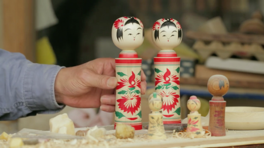 A incrível produção artesanal das bonecas Naruko