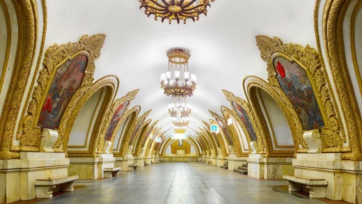 A extravagância do metrô de Moscou
