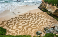 Belos e efêmeros desenhos na areia