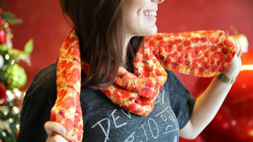 Pizza Hut lança “apetitosa” linha de roupas
